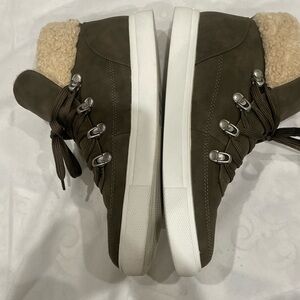 Ada Brown High-Top Sneakers with Cream Accents semi New size 9.5